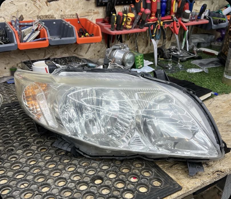 Стекла Фар Королла