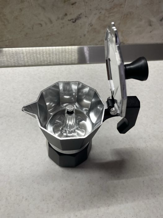 Expressor manual pentru cafea