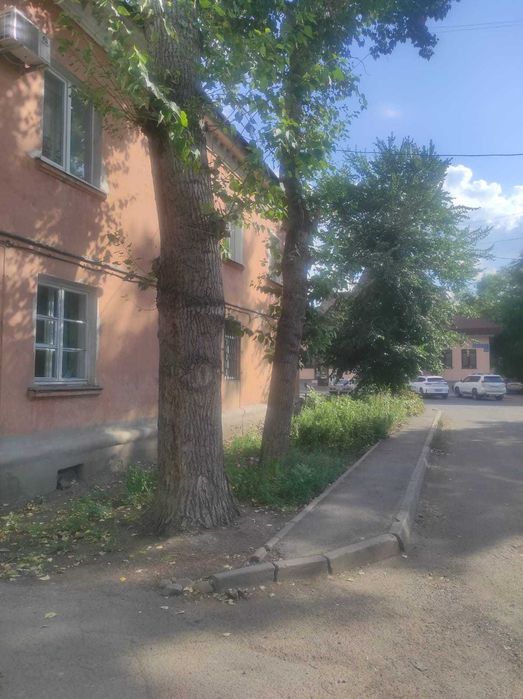 Продам 2-х ком.квартиру 1/2эт, 60кв.м, пр. Ауэзова д.33