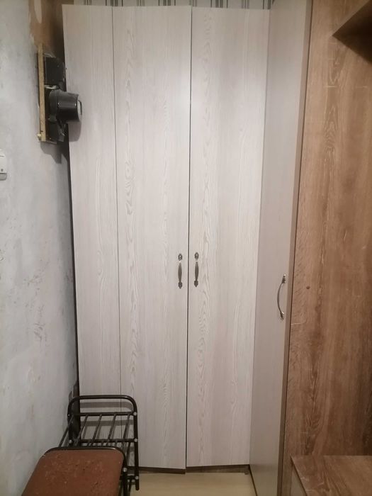 Продам шкаф в прихожую
