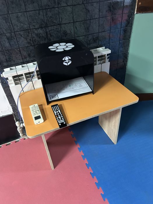 Продам детские столы, стулья , шкаф