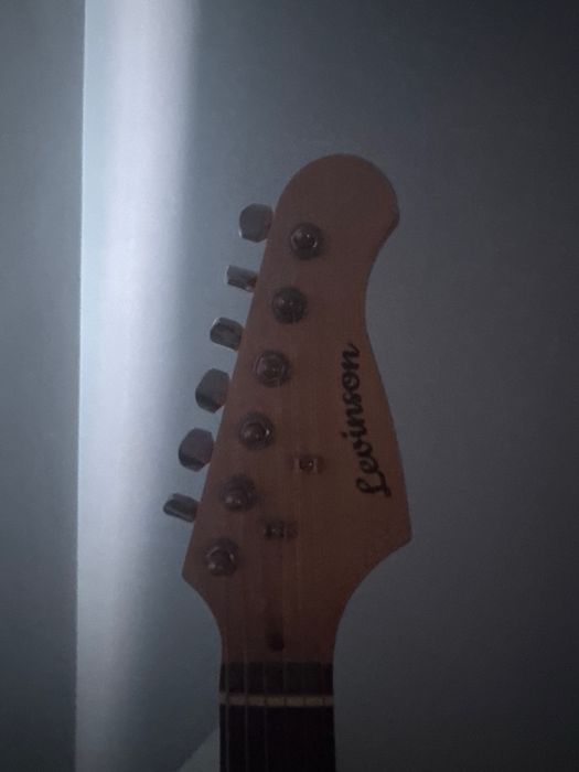 Электрогитара Levinson