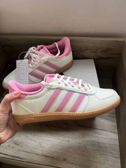Нови кецове adidas