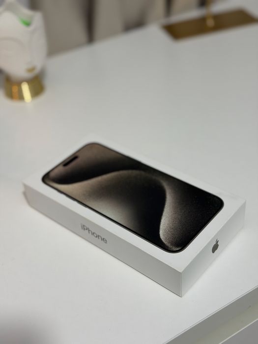 iPhone 15 Pro Max 512gb Natural Titanium INTACT + multe huse protectie