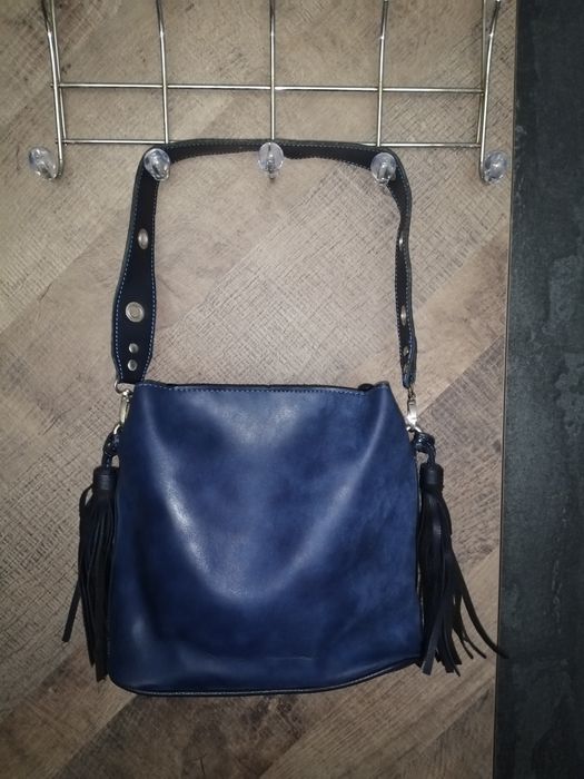 Два модела дамски чанти