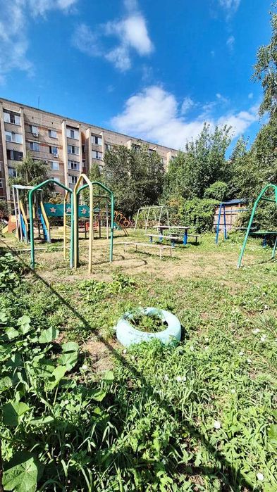 2 комнатная квартира . Район Вокзала.