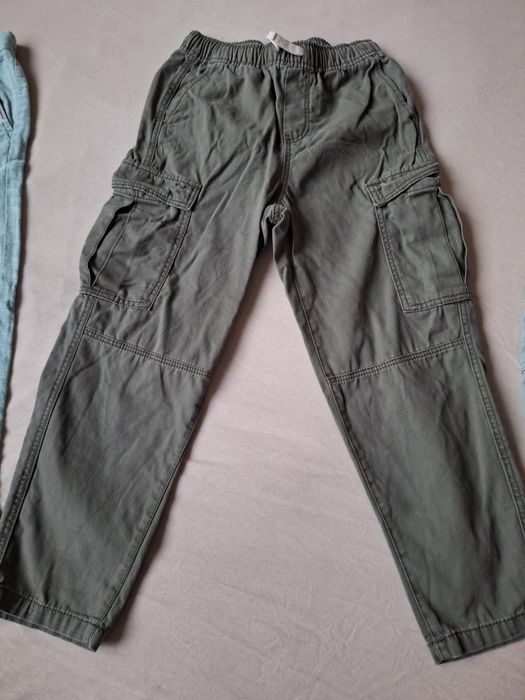 Нови долнища размер 122/128