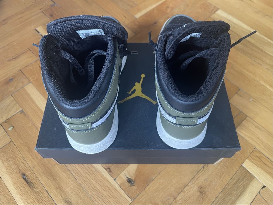 Air Jordan 1 MID (GS) размер 38