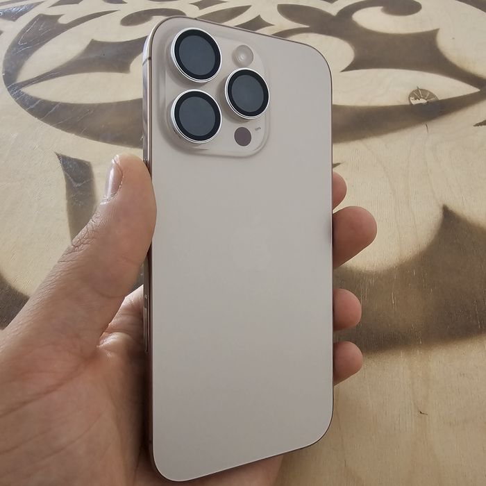 Айфон 16 про продаю срочно