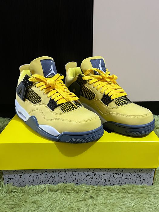 Jordan 4 Retro Lighting