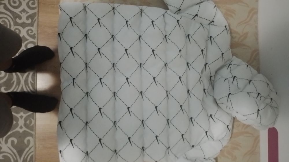 Яке Nike бяло чисто ново