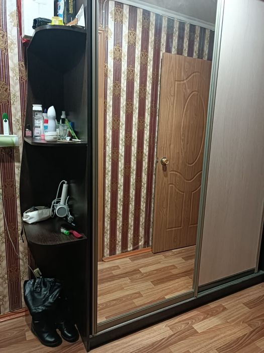 шкаф с зеркалом удобный