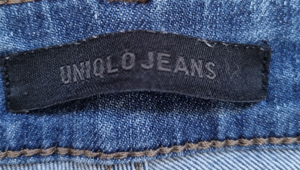 Vând Blugi Uniqlo Jeans