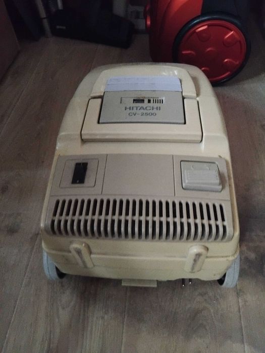 Продавам две прахосмукачки