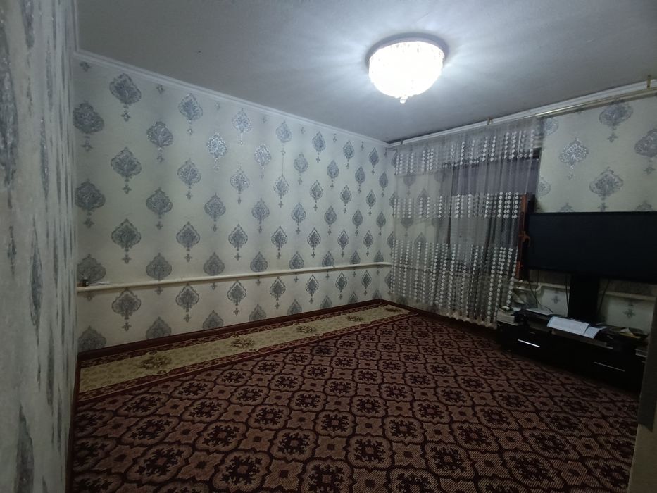 3/1/4 сотилади. 72 м²