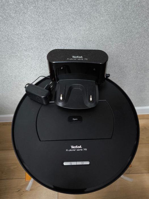 Продам робот пылесос Tefal