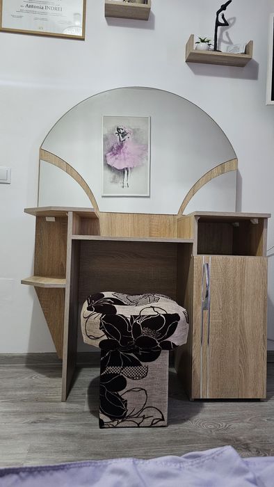 Masă de toaletă și machiaj