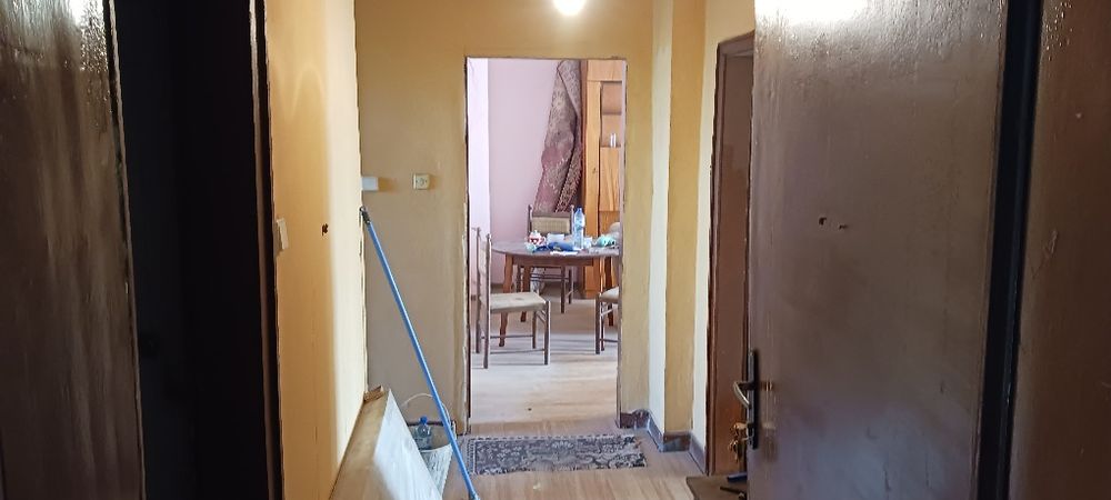 Отдавам под наем тристаен тухлен