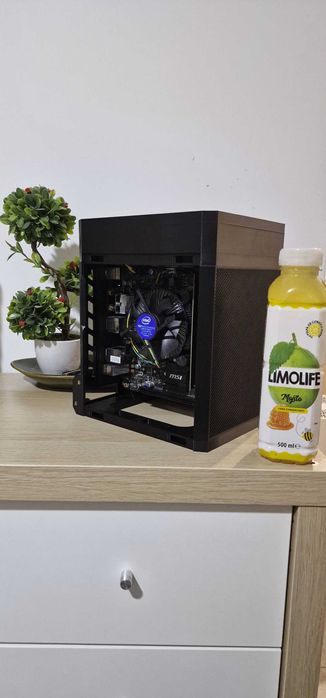 Server NAS compact ideal file storage si backup 2x8TB + 2xSSD Cache