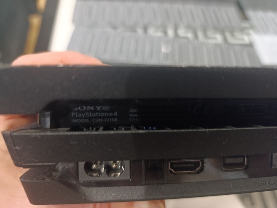 Playstation 4 Pro slim