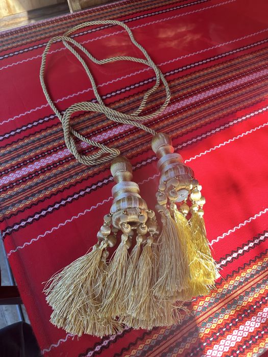 Пискюли за завеси