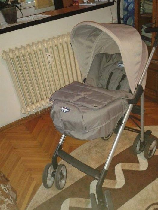 Vand cărucior chicco