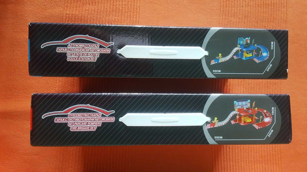Vând jucării, set stație de poliție și set parcare pompieri