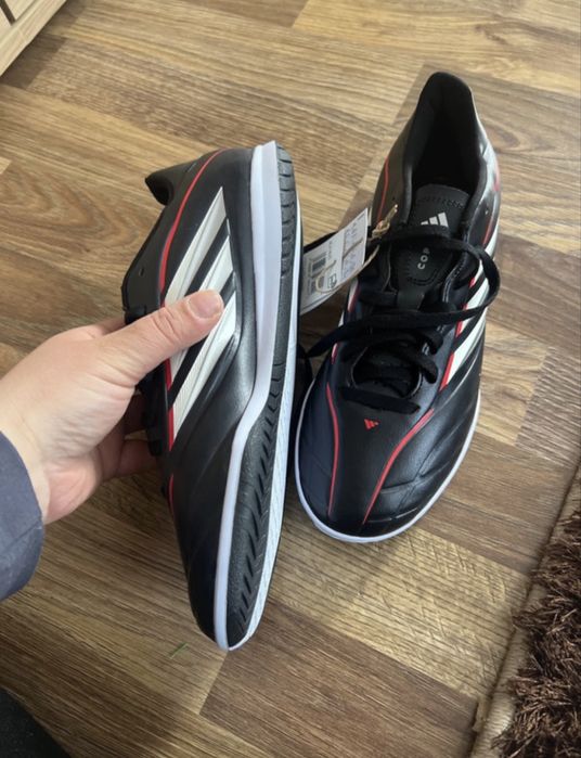 Ghete de fotbal ! Adidas ! Noi! Negociabil!