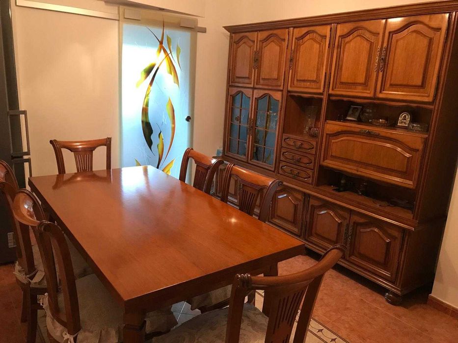 Vand apartament cu trei camere decomandat