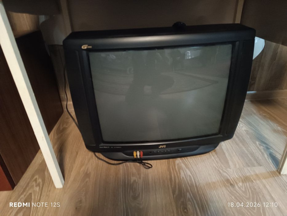 Televizor sotiladi narxi 500ming sum