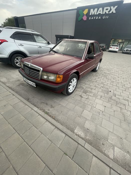 Продаю мерс 190