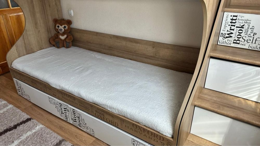 Двухъярусная кровать