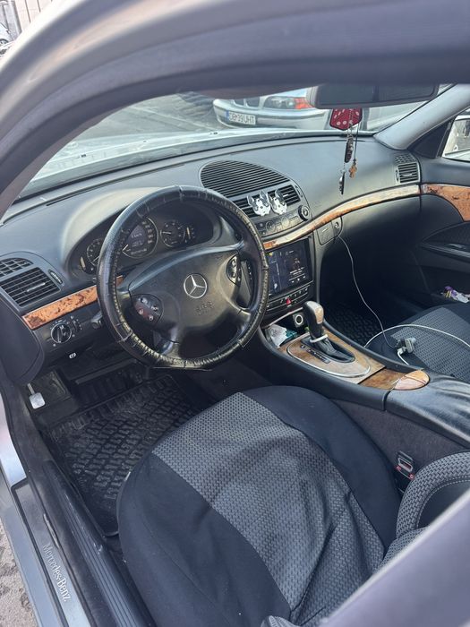 Mercedes Benz E200 CDI