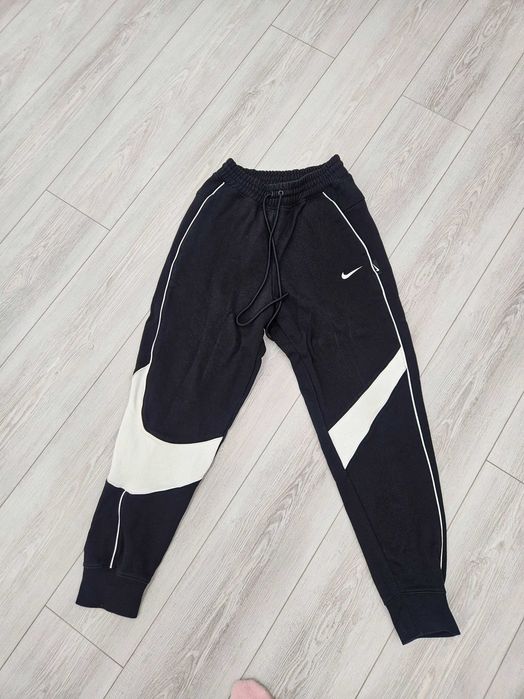 Костюм Nike. Размер S. Фирменный.