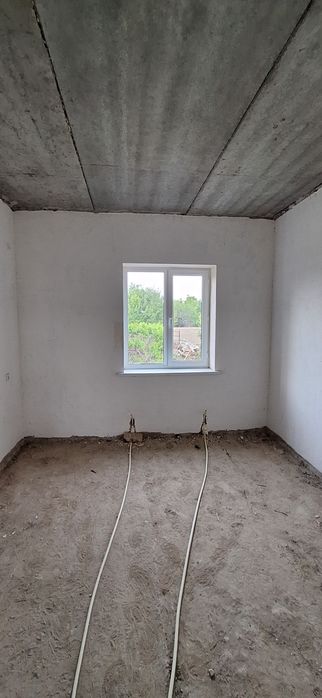 Бухоро 2 этажлик кв 300 $ доллордан Участка сотилади 2 + падвал