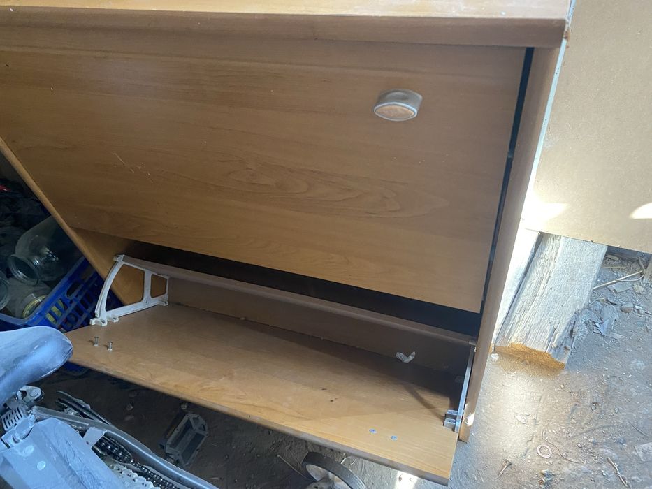 Обувница б/у с двумя отсеками