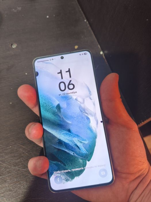 Продается Samsung S21 FE