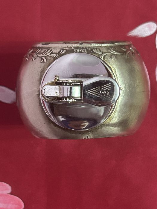 Brichetă de masă vintage pe gaz