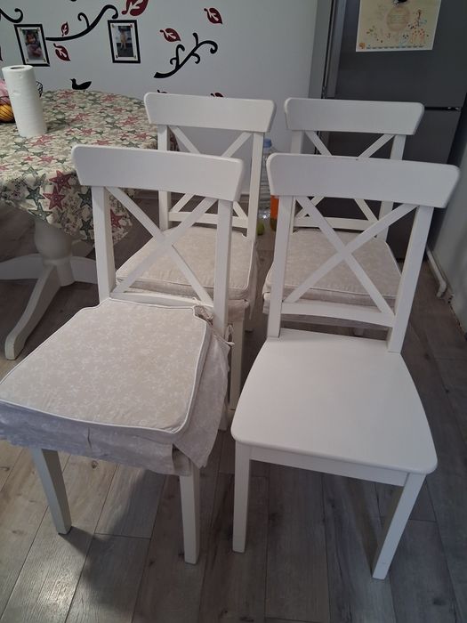 Set 4 scaune stare foarte bună!