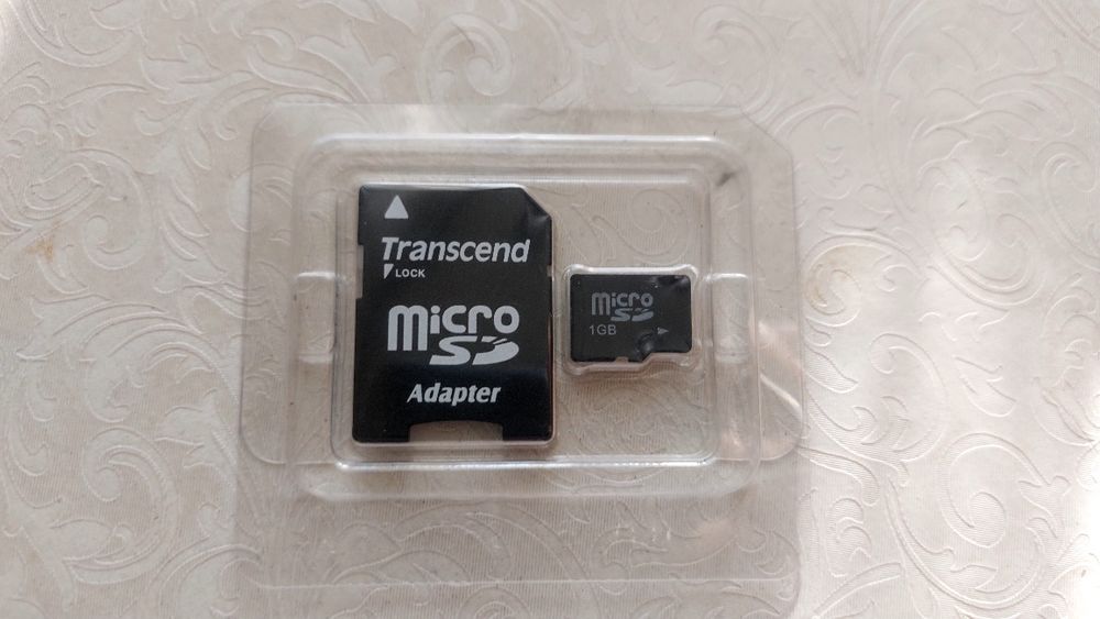 Продаю карту памяти с адаптером