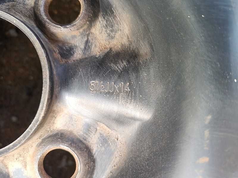 Продам оригинальные металлические диски на автомашину Nissan Sunny.