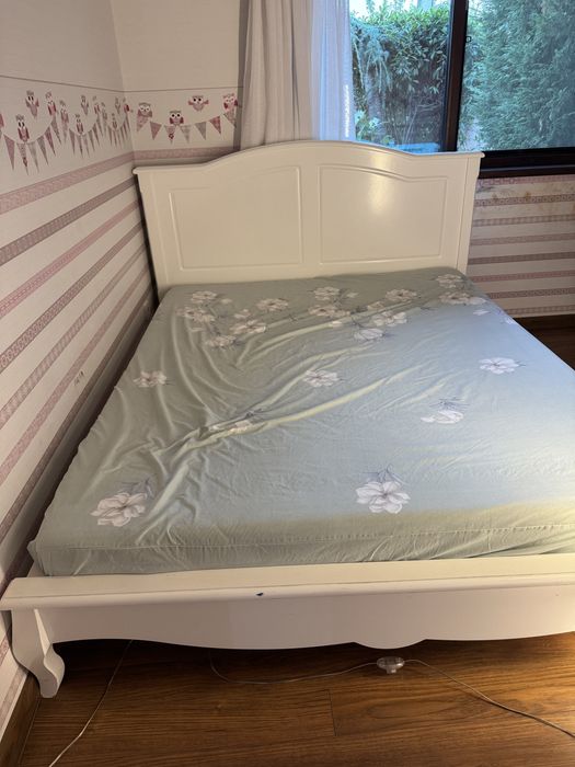 Vand pat de 160/200 cu tot cu saltea