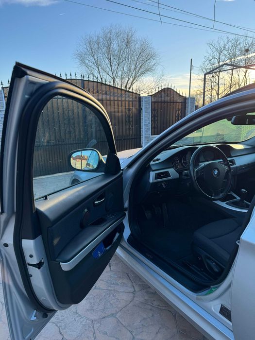 BMW 3 Series 2010 — imagine 5