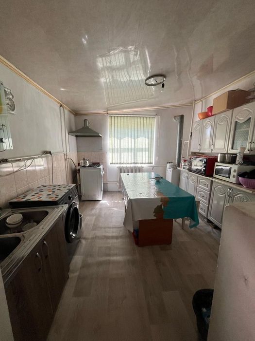 Үй сатылады, 2005 те салынған