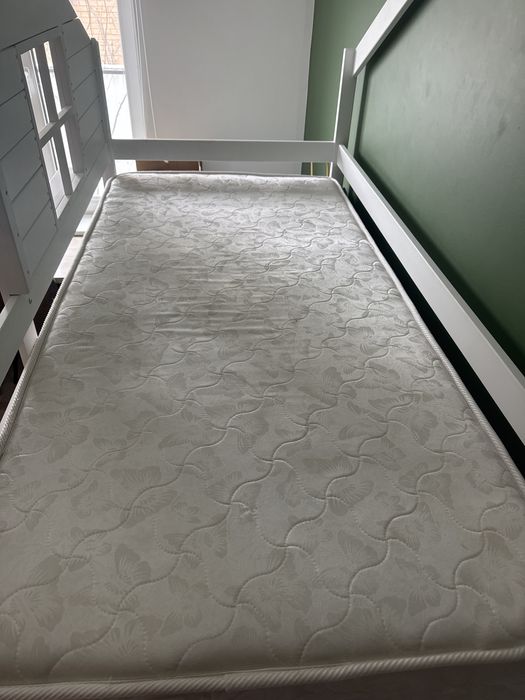 Продается двухэтажная детская кровать