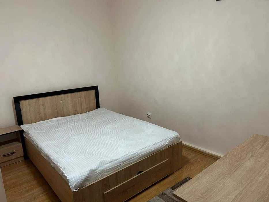 Inchiriere Apartament 2 camere Campina, b-dul Carol, et.2 /4, izolat termic
