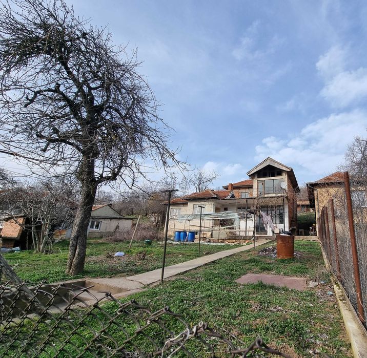 Голяма къща гр.Цар Калоян