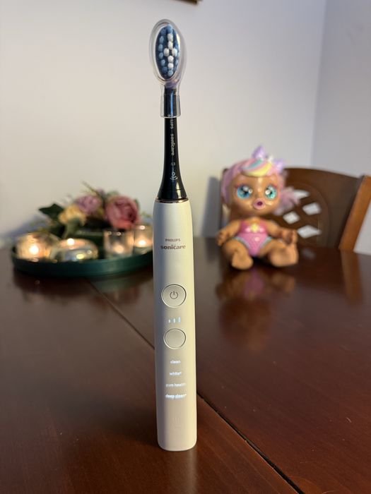 Philips Sonicare DiamondClean Seria 9000, Roz Auriu