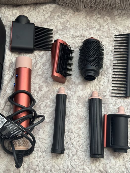 Dyson air wrap  in stare foarte buna