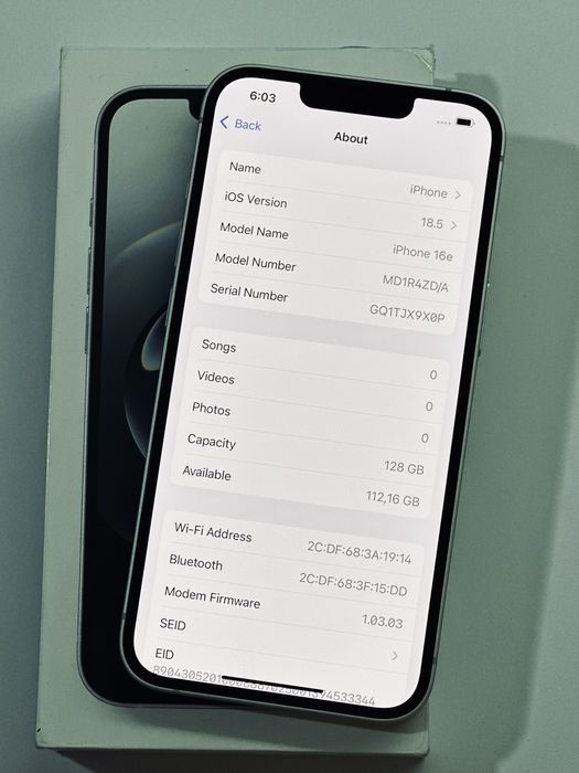 Нов! iPhone 16e бял